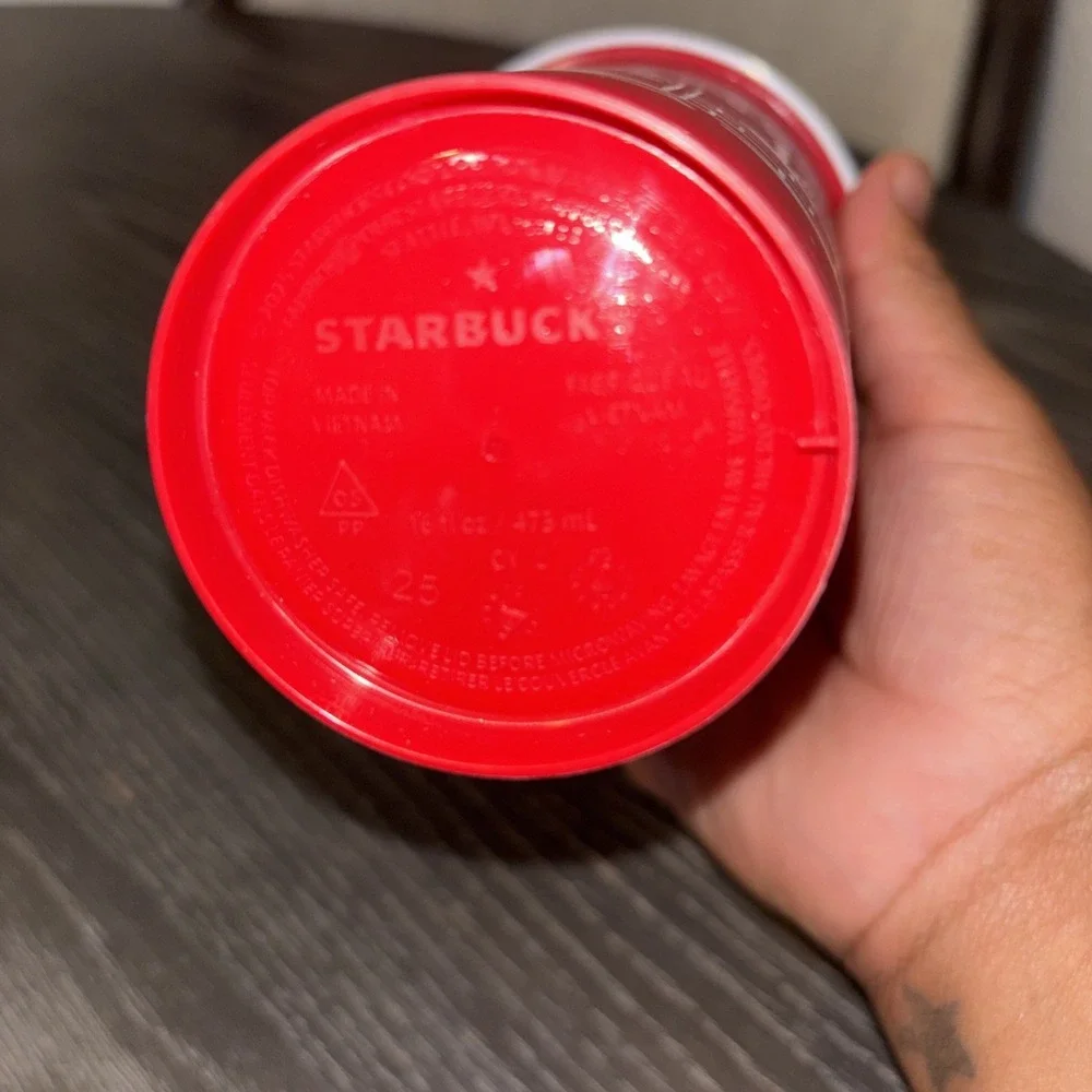 2025 Starbucks Limited-Edition Red Holiday Reusable Cup w/Removable Lid‎
